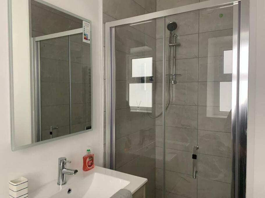 Modern Apartment With Sea Views Portrush Buitenkant foto