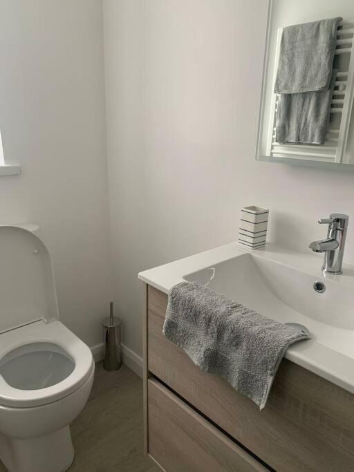 Modern Apartment With Sea Views Portrush Buitenkant foto