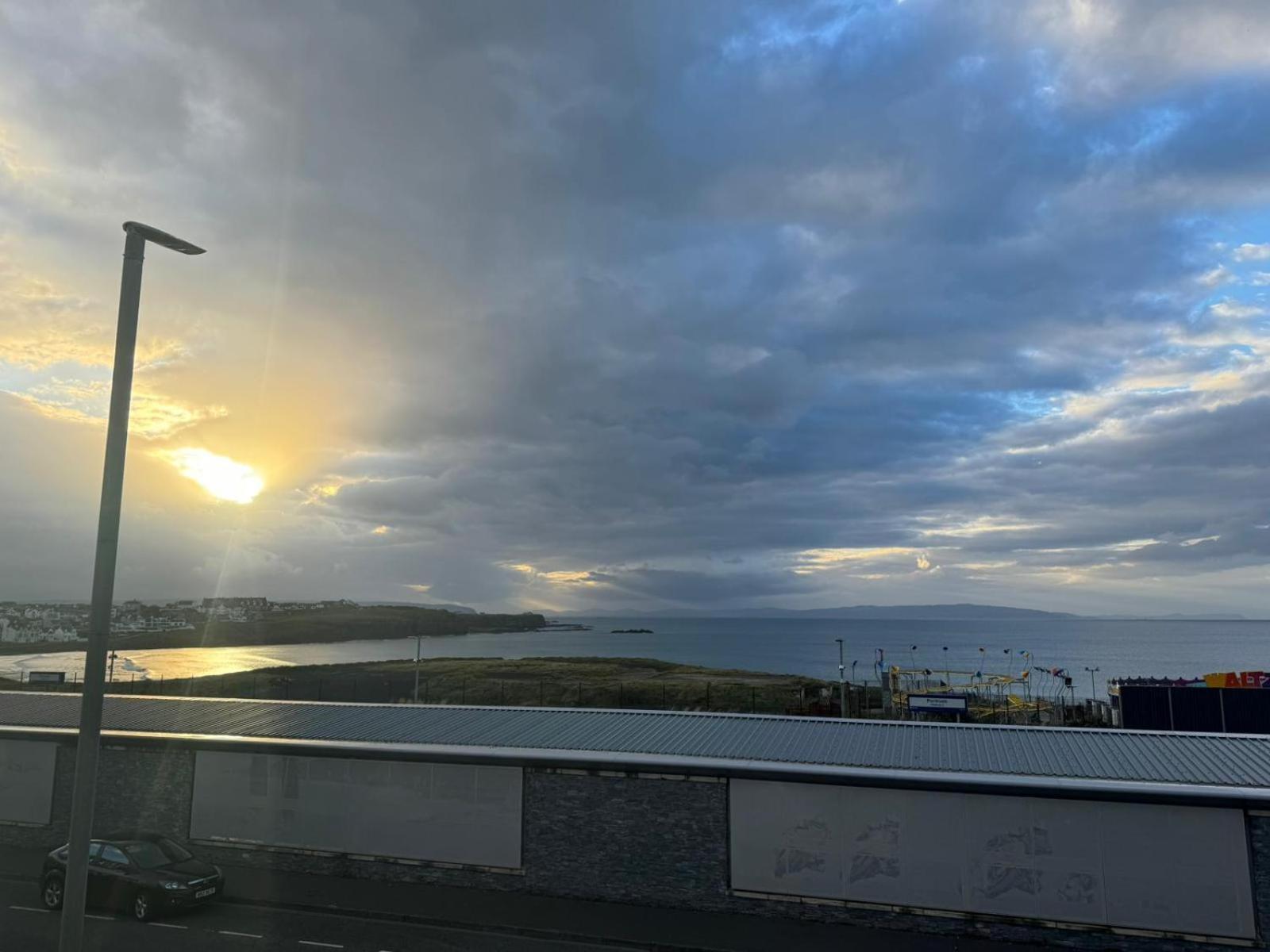 Modern Apartment With Sea Views Portrush Buitenkant foto